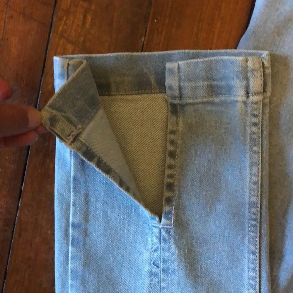 ZARA Light Blue High-Waisted Jeans - Size 31